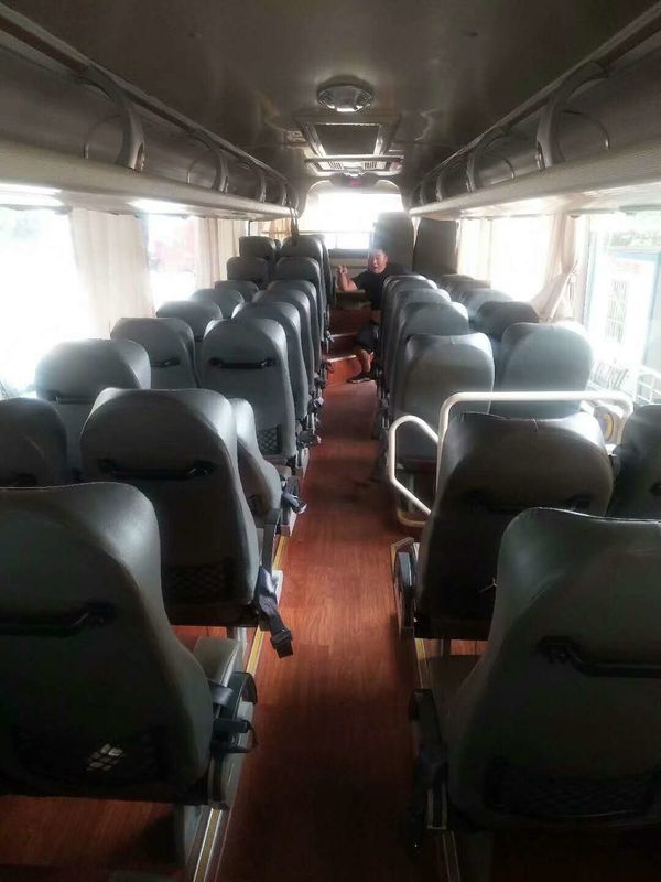54 Seat hanno utilizzato il bus di rv 2014 anni resi a 199 chilowatt di potere valutato uno strato e un mezzo piatto d'acciaio
