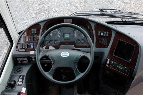 Il mini bus utilizzato Seat più su 35, diesel usato prepara l'interasse 4250mm della velocità di 100 km/ora
