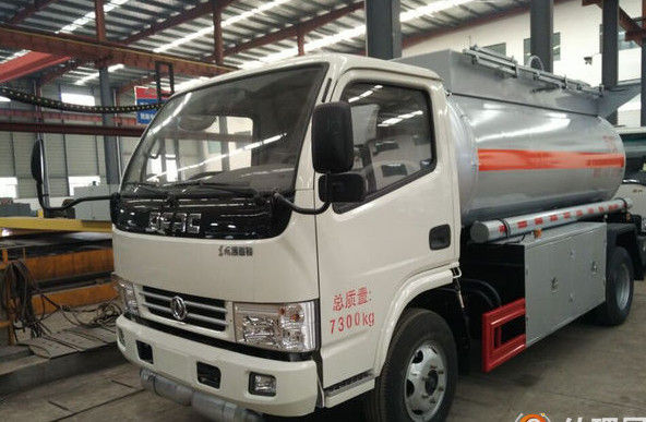Autocisterne utilizzate diesel 5 tonnellate - 16 tonnellate di capacità di carico con differente telaio di marca