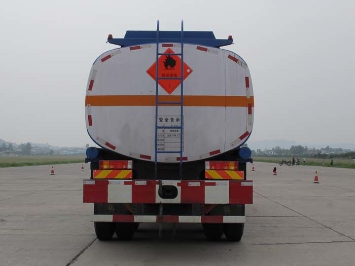 Volume usato modo M3 della petroliera dell'azionamento 6×4 18 con il condizionatore d'aria 78 km/ora di velocità massima
