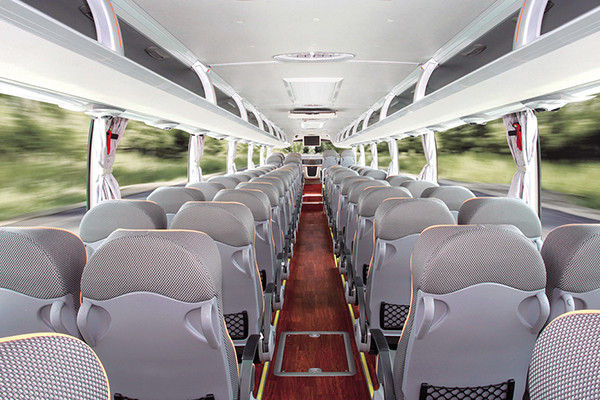 La marca 2012 di Yutong di 69 sedili ha usato il continente totale diesel del bus della seconda mano del peso 23000kg del bus della vettura