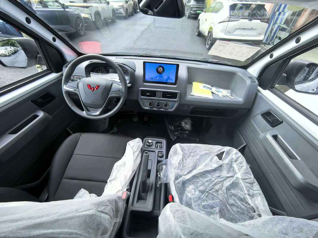 Wuling Yangguang EV, minibus elettrico, furgone passeggeri elettrico a 9 posti, bus navetta elettrico puro, autobus elettrico leggero, microbus elettrico LHD