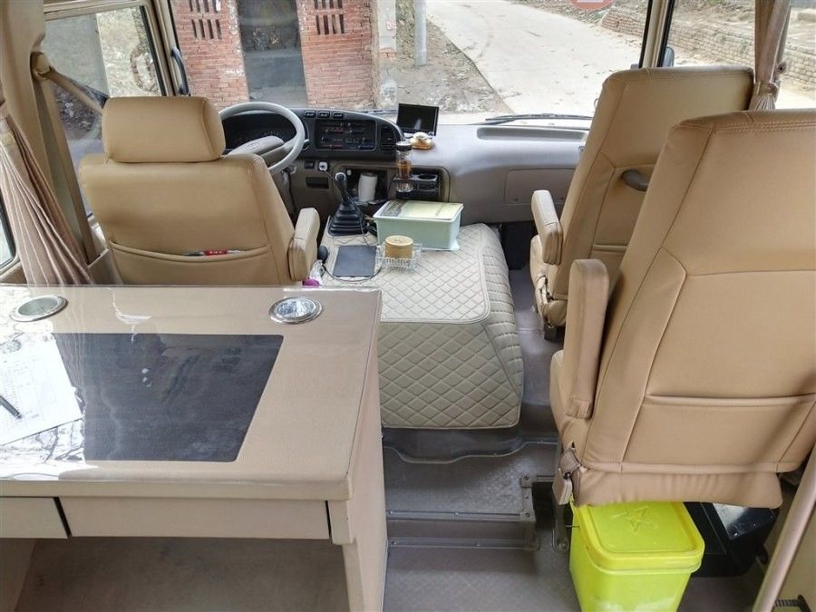 Il sottobicchiere utilizzato diesel della seconda mano di 2017 TOYATO trasporta i sedili Mini Bus della mano destra 23