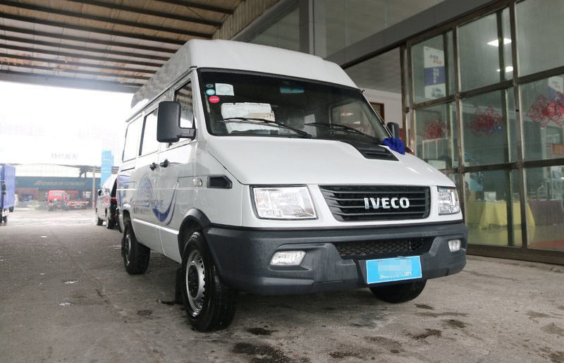 Minibus bianco usato e nuovo 6 posti 129 CV Diesel anno 2013-2018