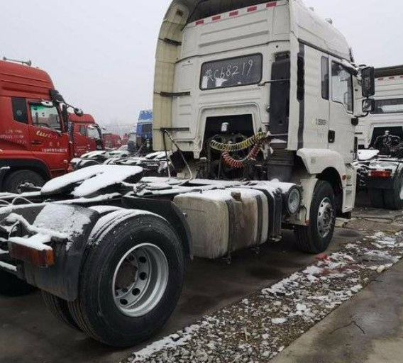 La marca bianca di Shacman ha usato il diesel manuale dell'euro V dei rimorchi di trattore 350hp 2017 anni