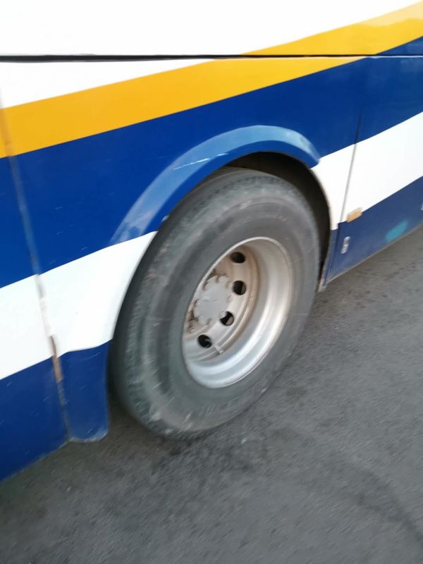 I bus/2011 anno di Yutong utilizzati guida a sinistra hanno utilizzato il bus della vettura per la società del trasporto