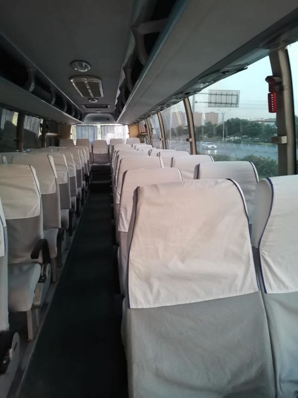 I bus/2011 anno di Yutong utilizzati guida a sinistra hanno utilizzato il bus della vettura per la società del trasporto