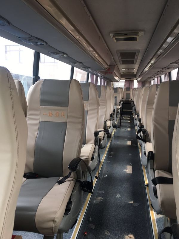 55 mano sinistra diesel del bus KLQ6147 del passeggero usata viaggio più su rosso di Seat che dirige 2013 anni