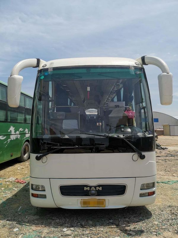 51 sedile ha usato il colore bianco piano della parte di sinistra di serie dell'uomo del bus di servizio della città di Yutong della vettura diesel della direzione