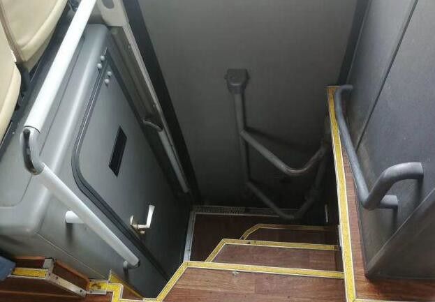 2013 anni hanno usato i sedili del bus 57 del modello dei bus Zk6125 di Yutong con l'airbag/toilette sicuri