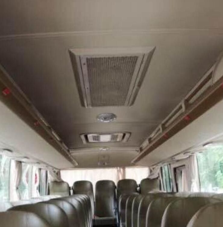 39 sedili 260HP hanno usato la velocità massima dei bus 100km/H di Yutong 2010 anni 8995 x 2480 x 3330mm