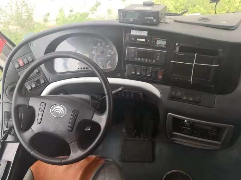 Yutong ha utilizzato motore diesel massimo della velocità 100km/H di colore porpora dei sedili del bus 51 della vettura il forte
