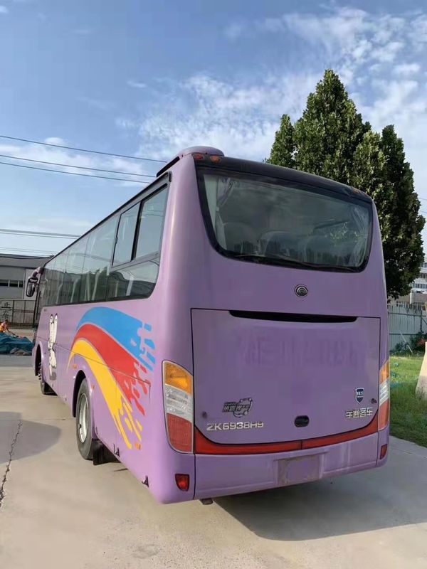 Una seconda mano Yutong usato viaggio da 2011 anno trasporta il diesel 39 sedili LHD con il condizionatore d'aria
