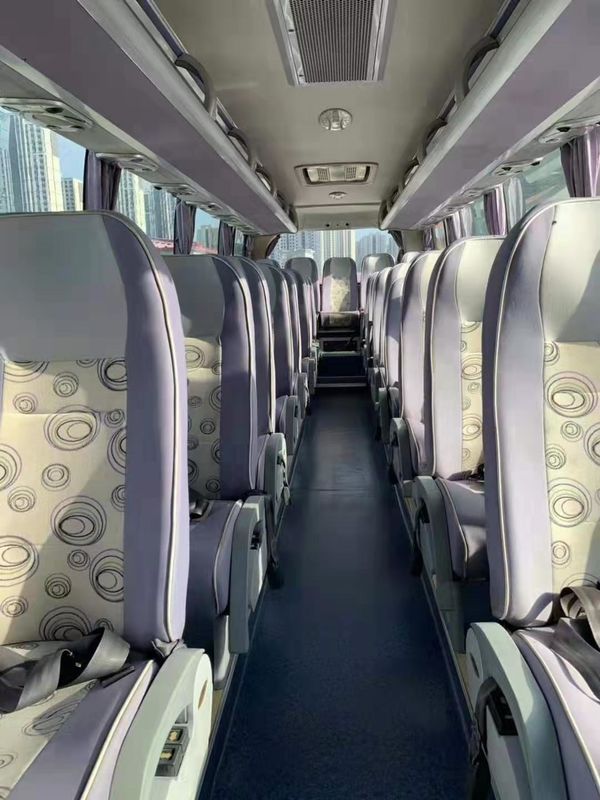 Una seconda mano Yutong usato viaggio da 2011 anno trasporta il diesel 39 sedili LHD con il condizionatore d'aria