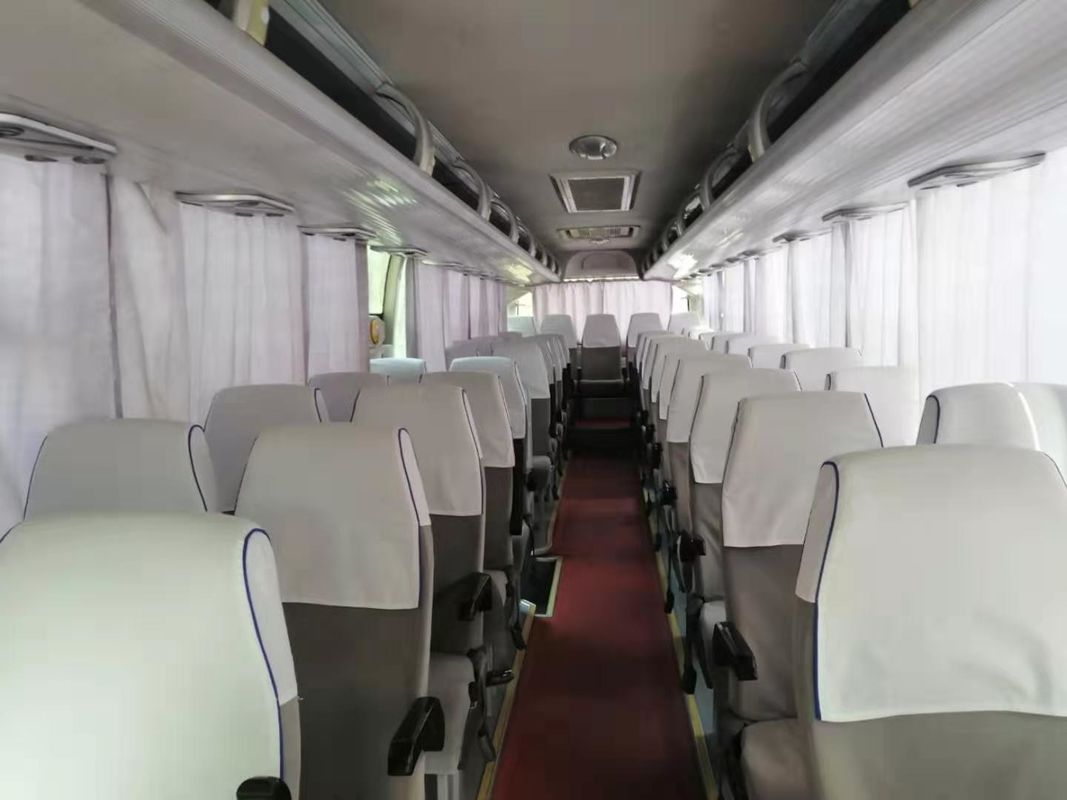 Yutong usato colore bianco trasporta 47 sedili buona condizione diesel del bus di Yutong di 2013 anni