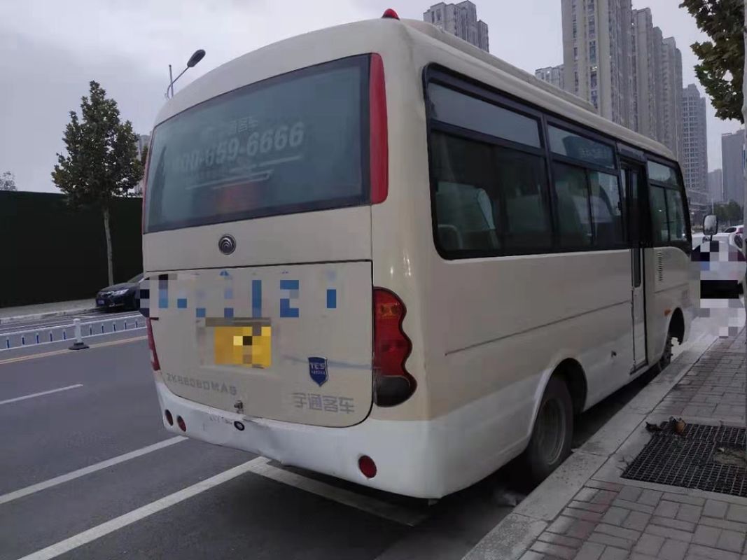 2011 anno ha usato il modello ZK6608 della guida a sinistra dei sedili del modello ZK6608 19 del bus di Yutong nessun asse di incidente 2