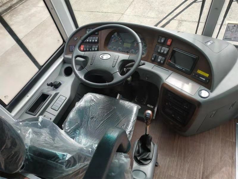 Il bus del motore diesel di 63 sedili torna indietro Axle Left Hand Drive 110km/H Max Speed