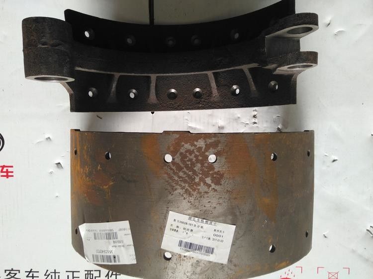 Marca di Yutong del ceppo del freno posteriore dei pezzi di ricambio 35A23-02523 del bus del passeggero dell'acciaio a basso tenore di carbonio