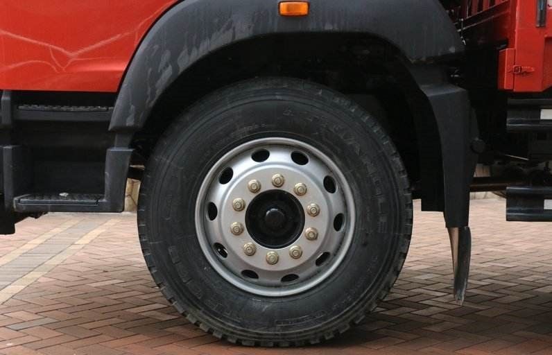 modello movente destro usato del camion del carico della luce dell'autocarro con cassone ribaltabile di velocità massima 90km/H