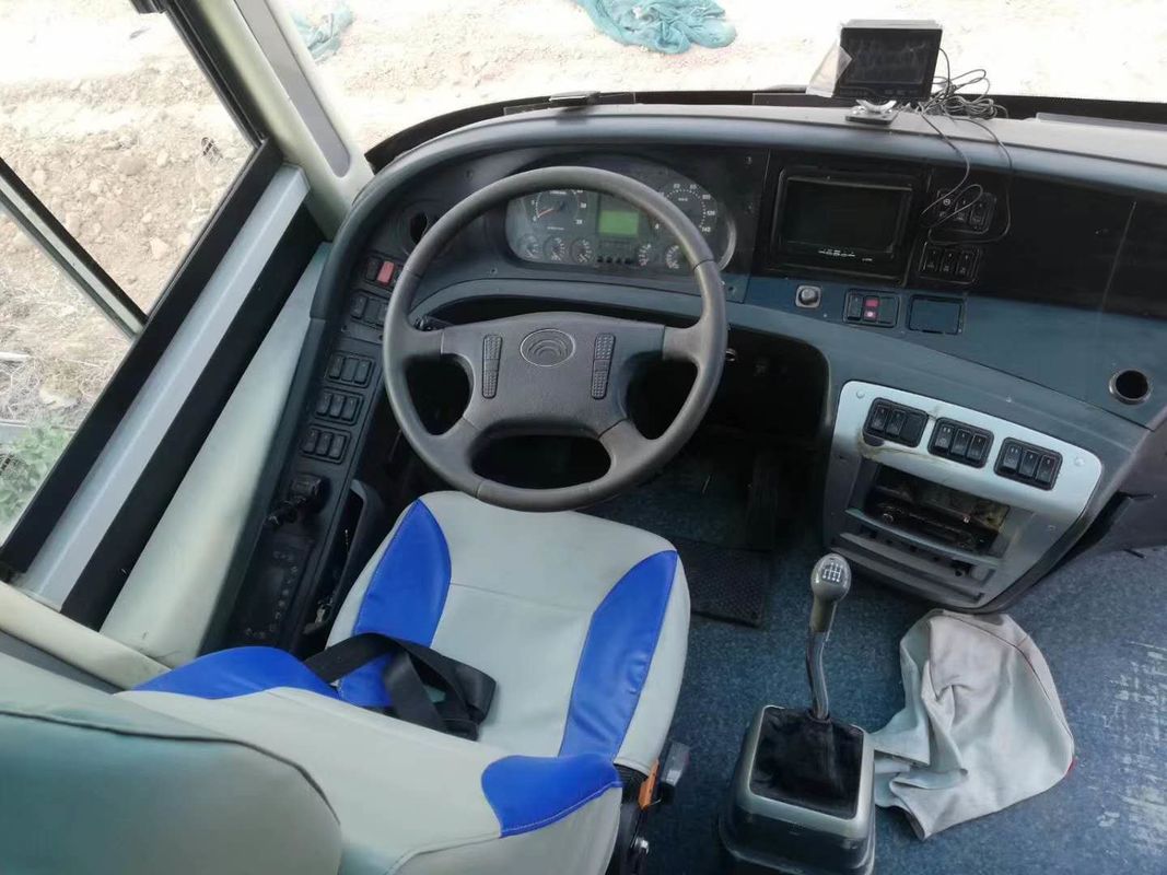 Bus turistico di Yutong della seconda mano YC6L330-20 2011 motore ZK6127 del cilindro dei sedili 6 di anno 55