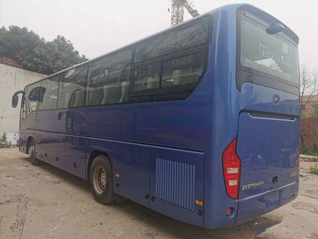 Le doppie porte diesel 51 sedile KINGLONG usato 2017 anni trasporta il CA usato di Bus With della vettura