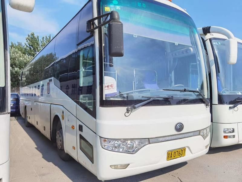2010 interno di lusso diesel del bus di viaggio usato dei sedili di Yutong ZK6122 51 di anno RHD
