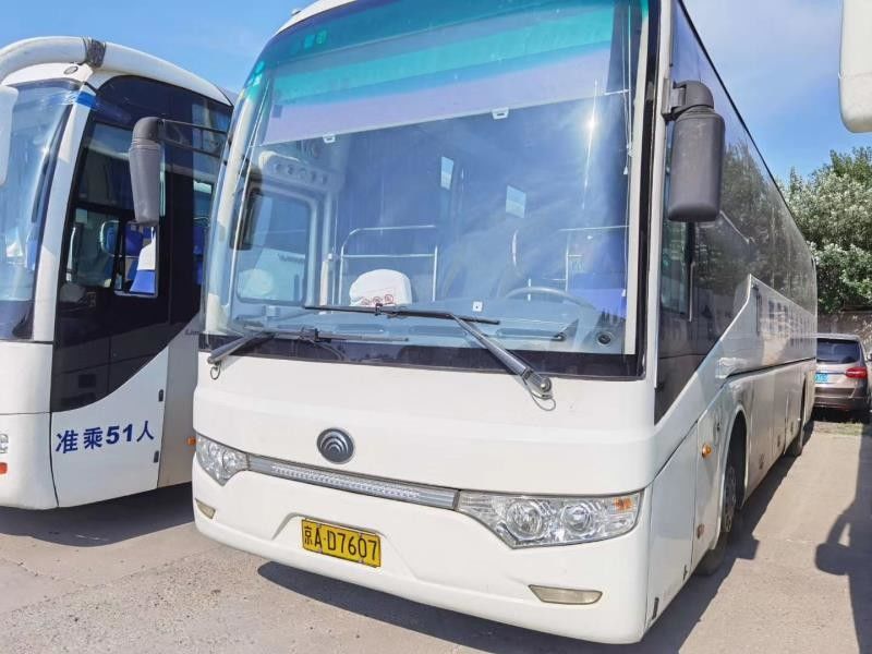 2010 interno di lusso diesel del bus di viaggio usato dei sedili di Yutong ZK6122 51 di anno RHD