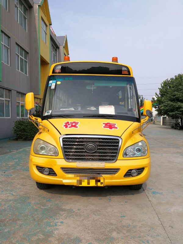 il motore diesel 95kw 2017 scuola del bus di Yutong usata di anno 36 sedili ha usato la norma dell'euro III del bus