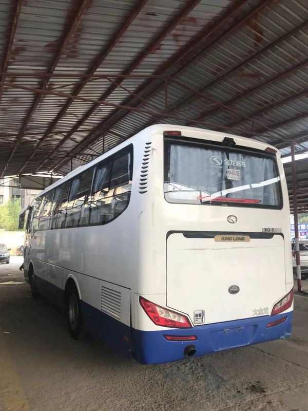 Bus XMQ6898 39seats della mano di Sencond utilizzato marca del bus di giro di Kinglong con la buona condizione blu e bianca del motore della parte posteriore di CA di colore