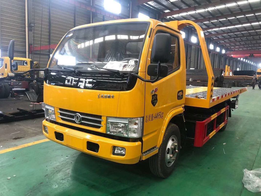 Salvataggio di strada della ruota di Dongfeng 95HP 6 dell'euro 3 Tow Trucks 3 tonnellate 5 tonnellate 6 tonnellate