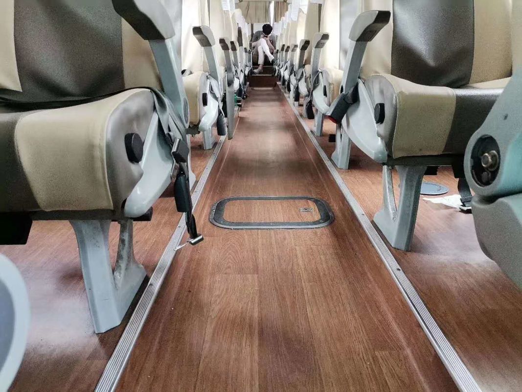 I sedili di ZK6116HF 228kw 51 hanno utilizzato i bus che di Yutong il passeggero trasporta il nudo basso di chilometro dei sedili di lusso che imballa LHD