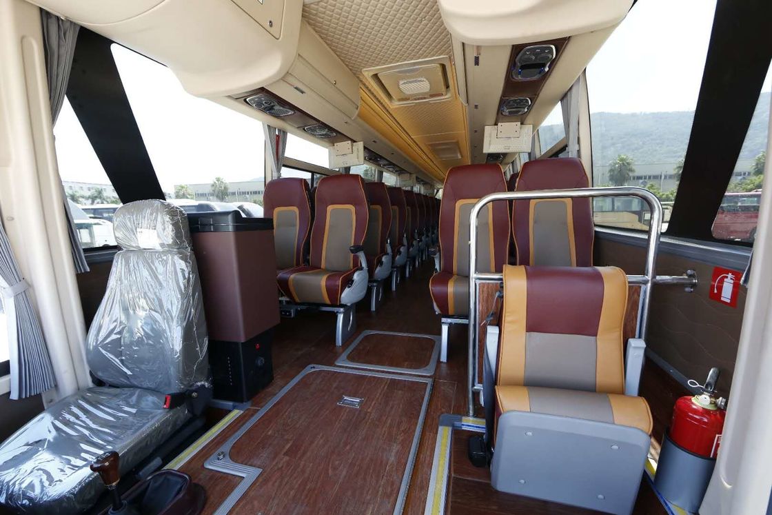Nuovo il bus di giro diesel di Axle Euro II del doppio di marca Front Cummins Engine Buses 58-70 sedili ha usato il drago dorato XML6125