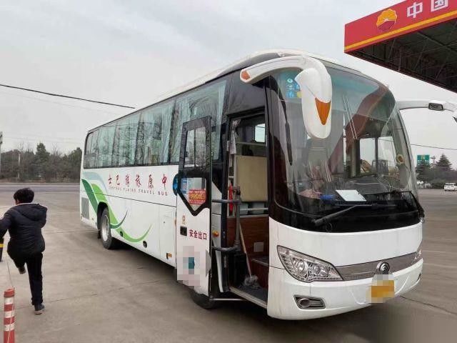 Il telaio singolo di guida lasciato dell'airbag delle porte VIP di lusso mette il passeggero a sedere che usato il bus ha usato i sedili di marca ZK6908 38 del bus di Yutong