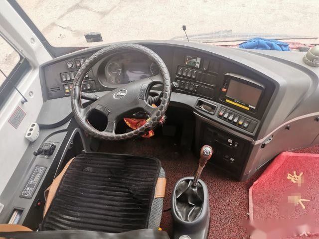 38 bus di giro utilizzato sinistro di Kinglong della direzione dell'euro V del motore sei della parte posteriore di Yuchai dei sedili telaio dell'airbag dei cilindri 270hp XMQ6901