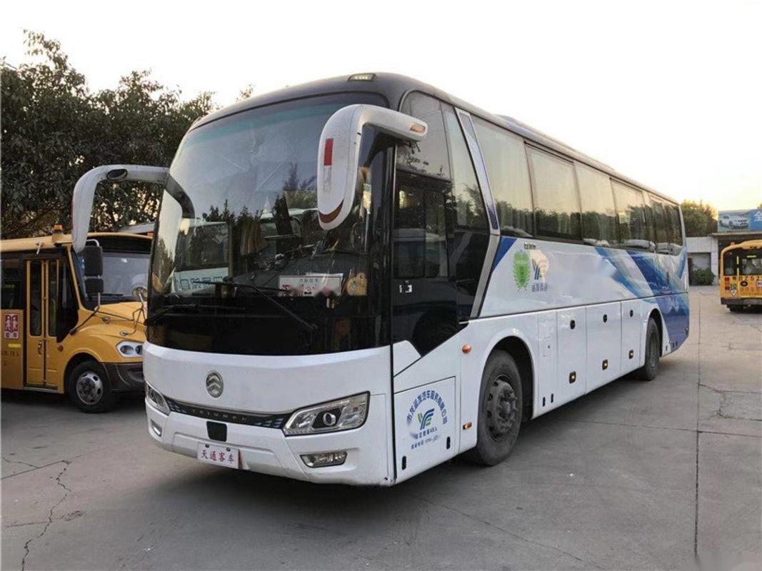 Il motore VIP di Yuchai mette il passeggero a sedere che usato del telaio di Double Doors Airbag della vettura il bus ha usato i sedili dorati di Dragon Bus XML6112 48