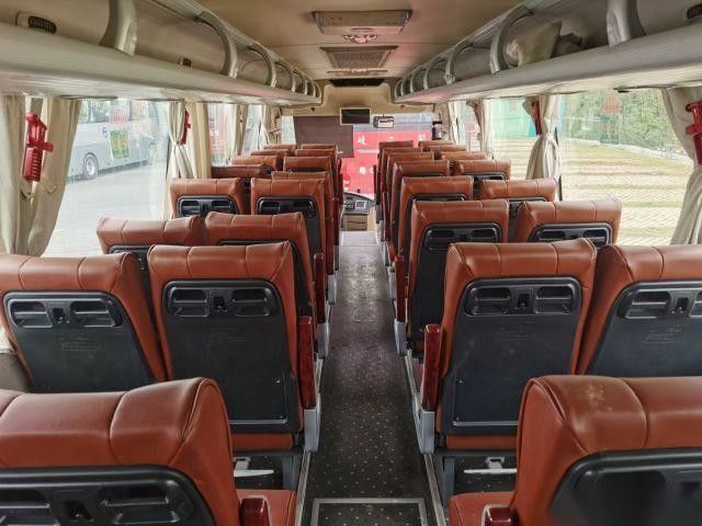 YOUNGMAN JNP6108 39 mette i sedili a sedere di cuoio di guida lasciati telaio dell'airbag del bus del passeggero usati bus posteriore del motore del WP 199kw