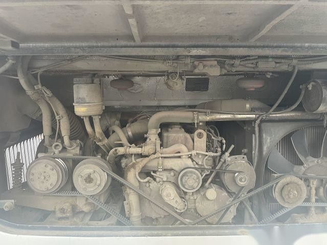 Gli più alti sedili che usati del modello KLQ6882 39 del bus il telaio d'acciaio ha usato porte del motore 162kw della parte posteriore di Yuchai del bus del passeggero le singole hanno lasciato il manzo