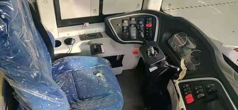 Bus nuovissimo ZK6122H9 di Yutong con un colore bianco di 55 sedili in motore posteriore di promozione