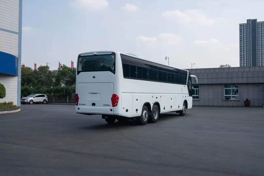 Il bus nuovissimo ZK6126 di Yutong raddoppia Axle With 58 mette il colore a sedere bianco in motore posteriore di promozione