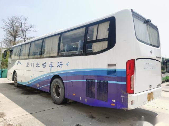 XMQ6119 ha utilizzato i bus di Kinglong 56 sedili 2+3 telai posteriori dell'airbag della guida a sinistra usati disposizione delle doppie porte del motore del bus di giro