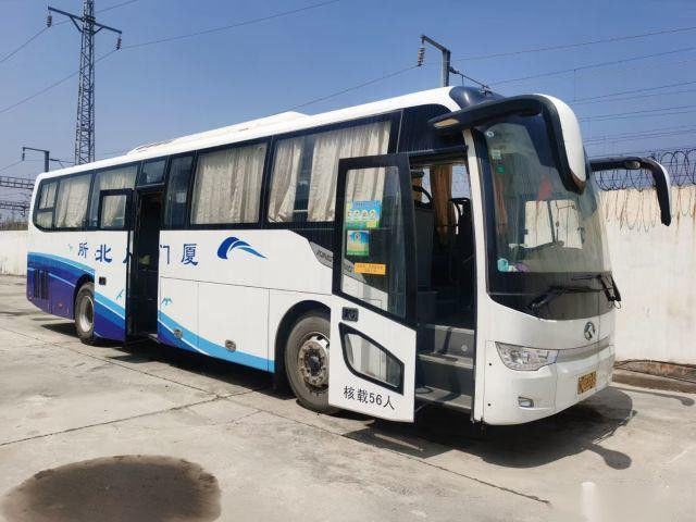 XMQ6119 ha utilizzato i bus di Kinglong 56 sedili 2+3 telai posteriori dell'airbag della guida a sinistra usati disposizione delle doppie porte del motore del bus di giro