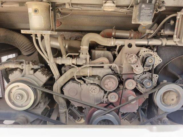 XMQ6119 ha utilizzato i bus di Kinglong 56 sedili 2+3 telai posteriori dell'airbag della guida a sinistra usati disposizione delle doppie porte del motore del bus di giro