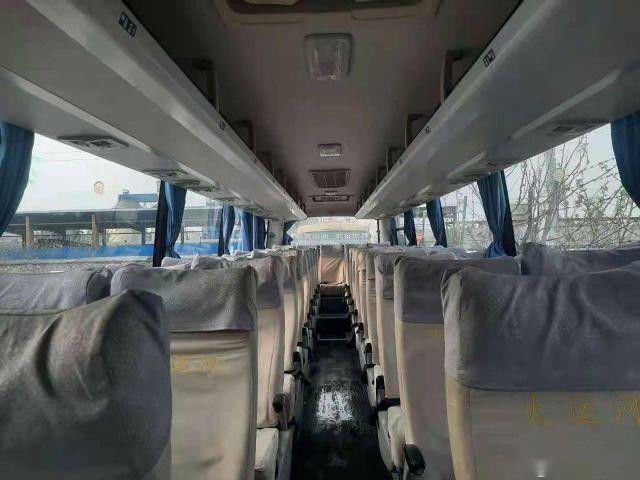 La vettura utilizzata più alta marca Bus KLQ6109 46 mette la porta a sedere sinistra di Singel della direzione di chilometro basso