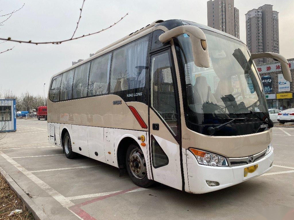 Il modello usato XMQ6802 32 del bus di Kinglong mette il bus a sedere di giro utilizzato guida a sinistra d'acciaio del telaio