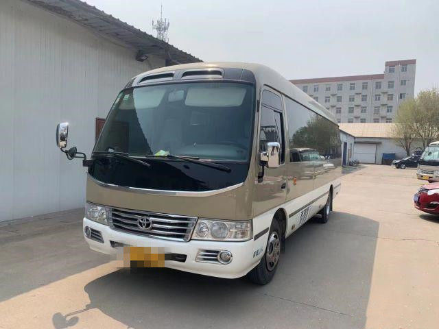 Il bus del sottobicchiere utilizzato 20 sedili ha usato Mini Bus Toyota Coaster Bus con il motore a benzina 2TR direzione della mano sinistra da 2007 anni