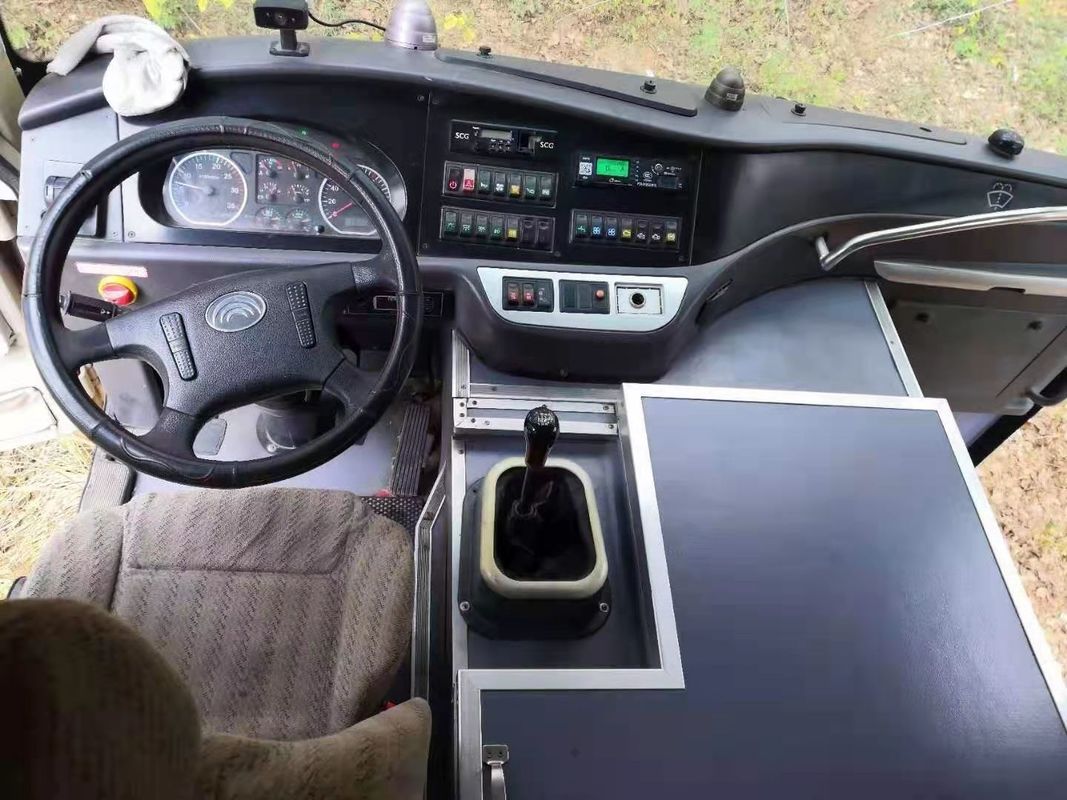 44 vettura utilizzata bus Bus di Yutong utilizzata sedili ZK6102D motori diesel della direzione LHD del motore della parte anteriore da 2014 anni