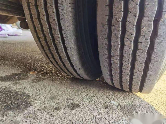 Il sottobicchiere utilizzato 20 del bus di Toyota mette il chilometro a sedere basso del bus del passeggero usato guida a sinistra della benzina