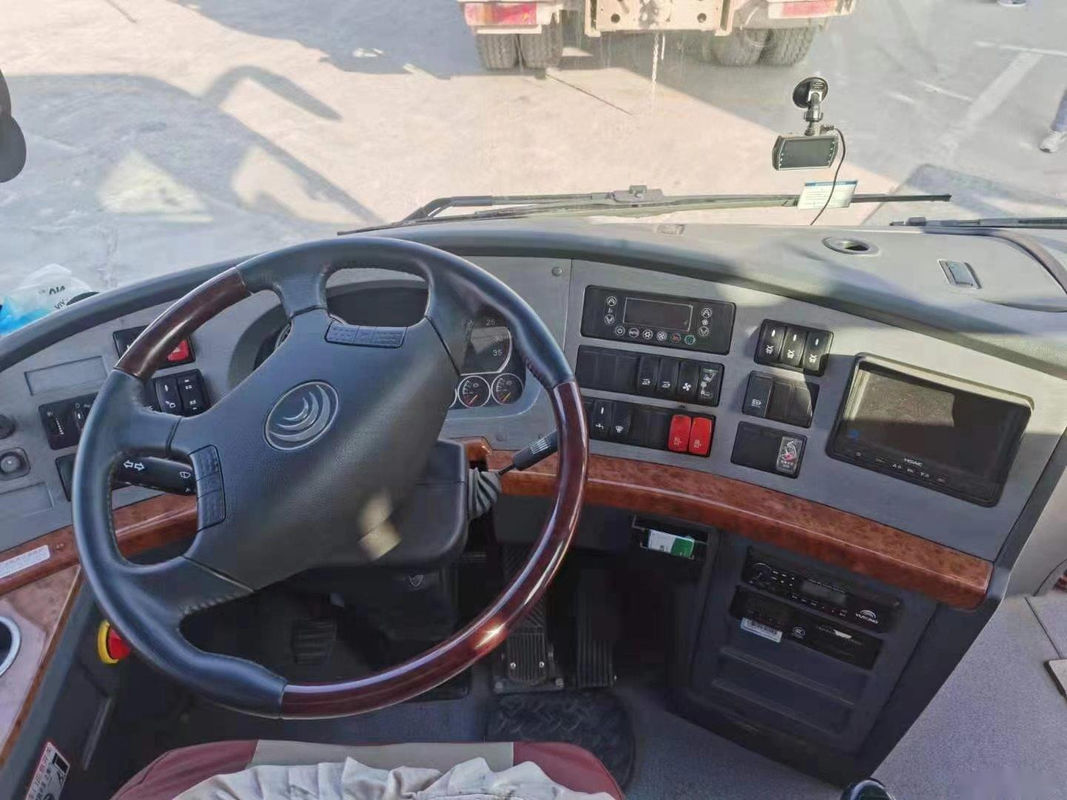 Bus utilizzato ZK6110 di Yutong lasciato il bus di giro utilizzato chilometro basso posteriore di guida del motore di Yuchai di 48 dei sedili porte di doppio