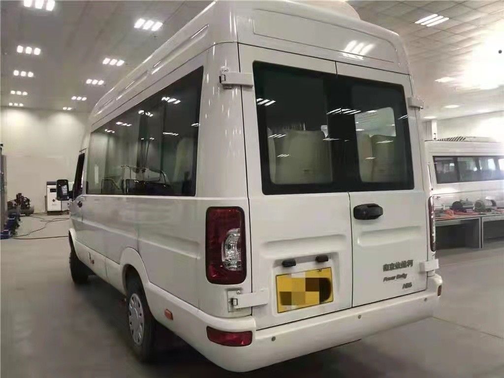 Anno usato e nuovo di marca bianca di Iveco del minibus 15 dei sedili 129Hp del diesel 2016-2017