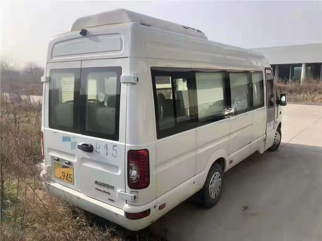 Anno usato e nuovo di marca bianca di Iveco del minibus 15 dei sedili 129Hp del diesel 2016-2017